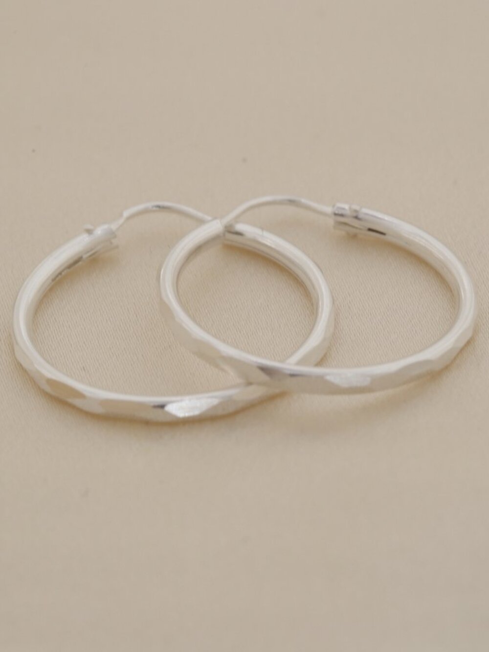 925 Sterling Silver Diamond Cut Hoop Earrings 19 mm Huggie Hoops - Picture 4 of 7